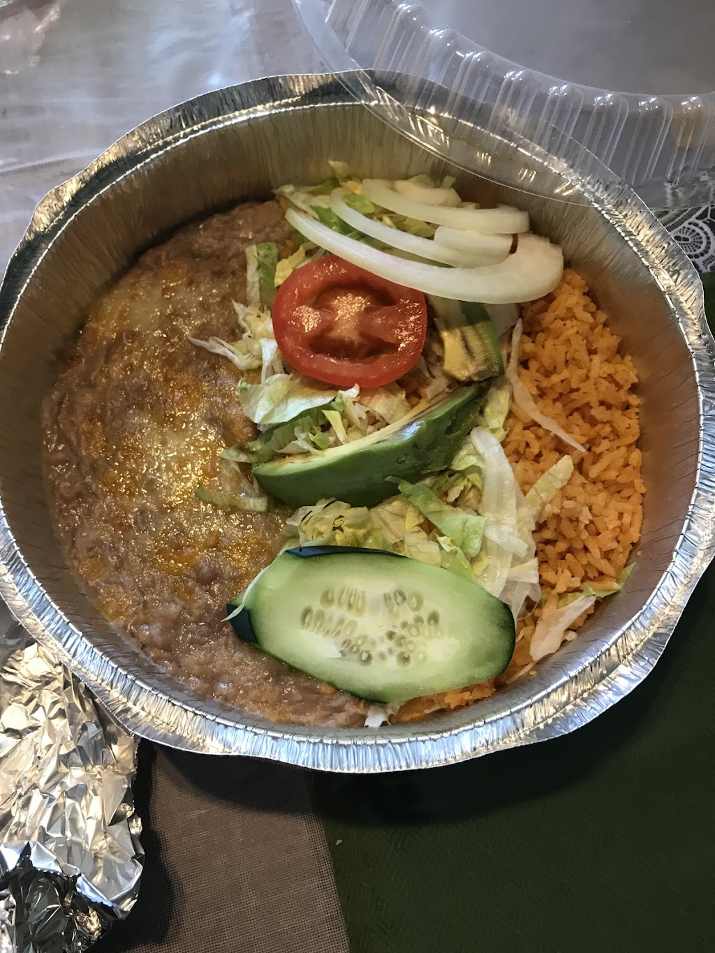 CHICHOS | restaurant | 21510 Bear Valley Rd Ste L1-3B, Apple Valley, CA 92308, USA | 7608107341 OR +1 760-810-7341