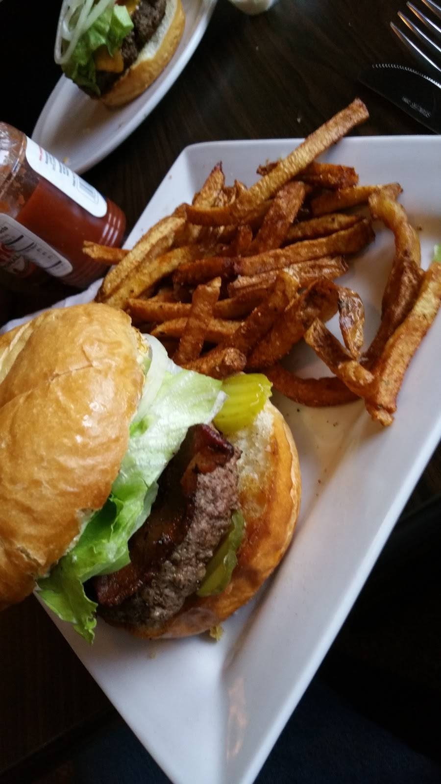 1933 Pub & Grill | restaurant | 2245 Nursery Rd, Clearwater, FL 33764, USA | 7275321972 OR +1 727-532-1972