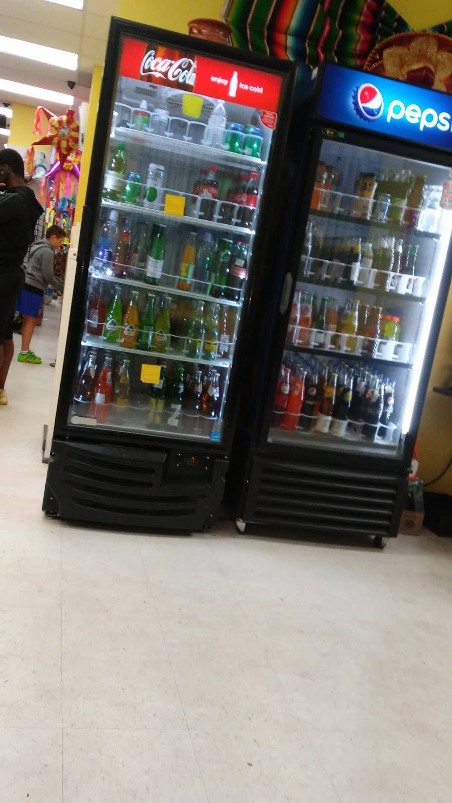 Supermercado y Restaurante El Mariachi | restaurant | 6301 N Tryon St #101-105, Charlotte, NC 28213, USA | 7047370133 OR +1 704-737-0133