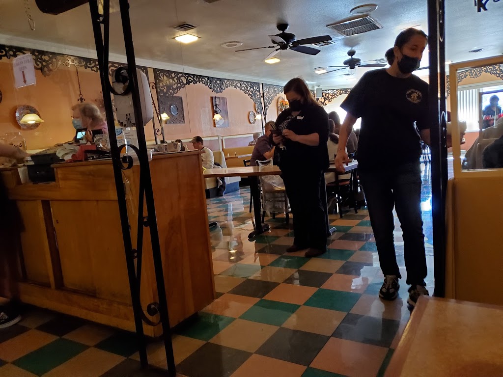 Guayos El Rey | restaurant | 716 Sullivan St, Miami, AZ 85539, USA | 9284739960 OR +1 928-473-9960