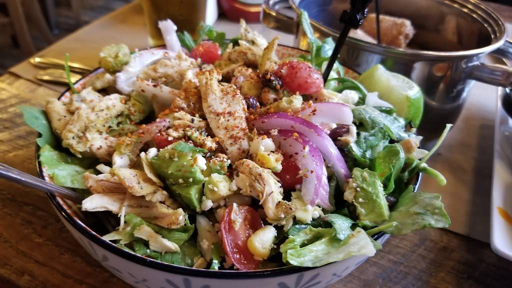 Jack Astors Bar & Grill | restaurant | 70 Mapleview Dr E, Barrie, ON L4M 4S7, Canada | 7057224737 OR +1 705-722-4737