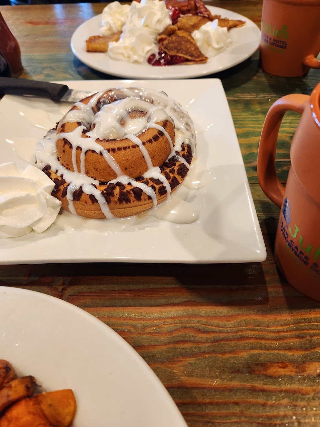 Julies Park Cafe | restaurant | 4020 Main St, Fish Creek, WI 54212, USA | 9208682999 OR +1 920-868-2999