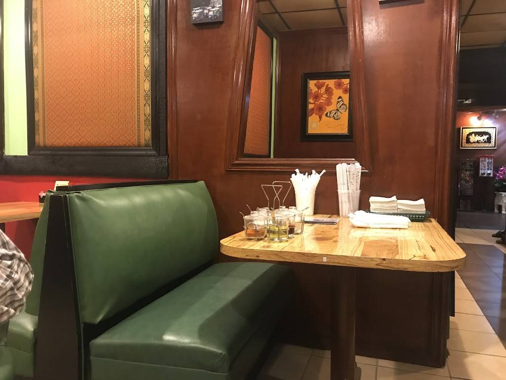 Wah Ha Ha Thai Food & Noodle Soup | restaurant | 1902 SW 13th St, Gainesville, FL 32608, USA | 3523636327 OR +1 352-363-6327