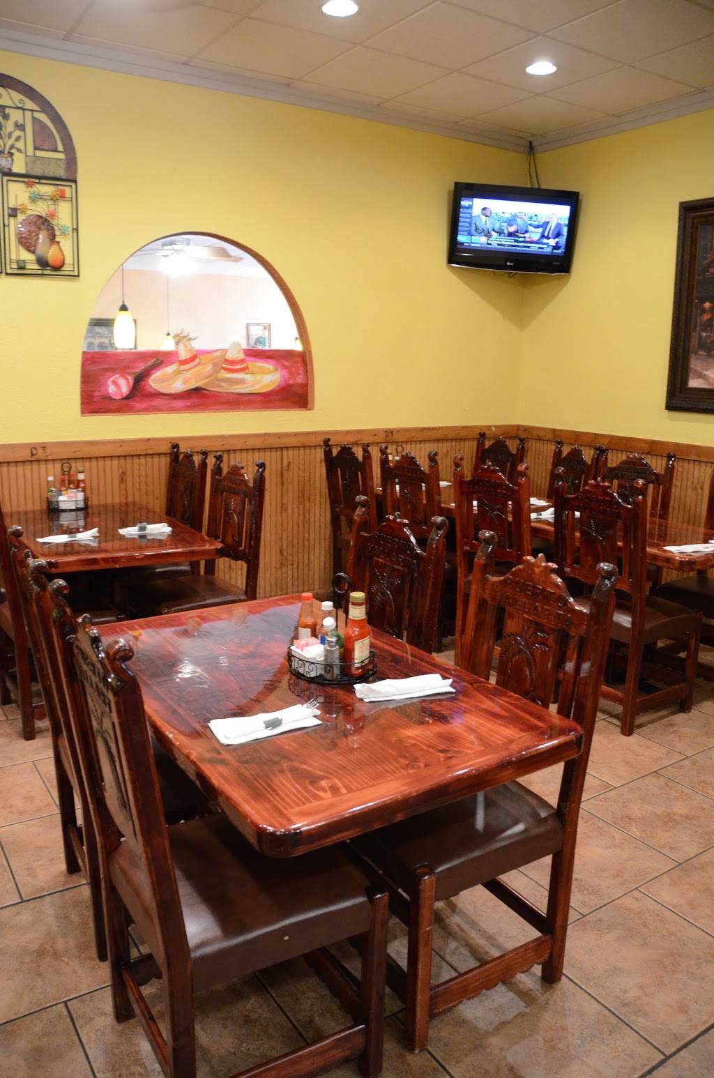 Puerto Vallarta Restaurant | restaurant | 508 S Tillotson Ave, Muncie, IN 47304, USA | 7652885825 OR +1 765-288-5825