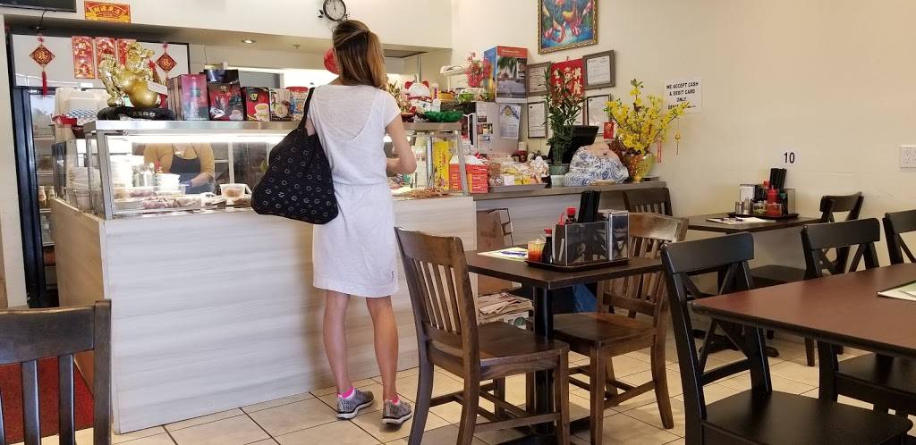 Tinh Tam Trai | restaurant | 3255 Rutherford Road #10, Concord, ON L4K 5Y5, Canada | 9057389692 OR +1 905-738-9692