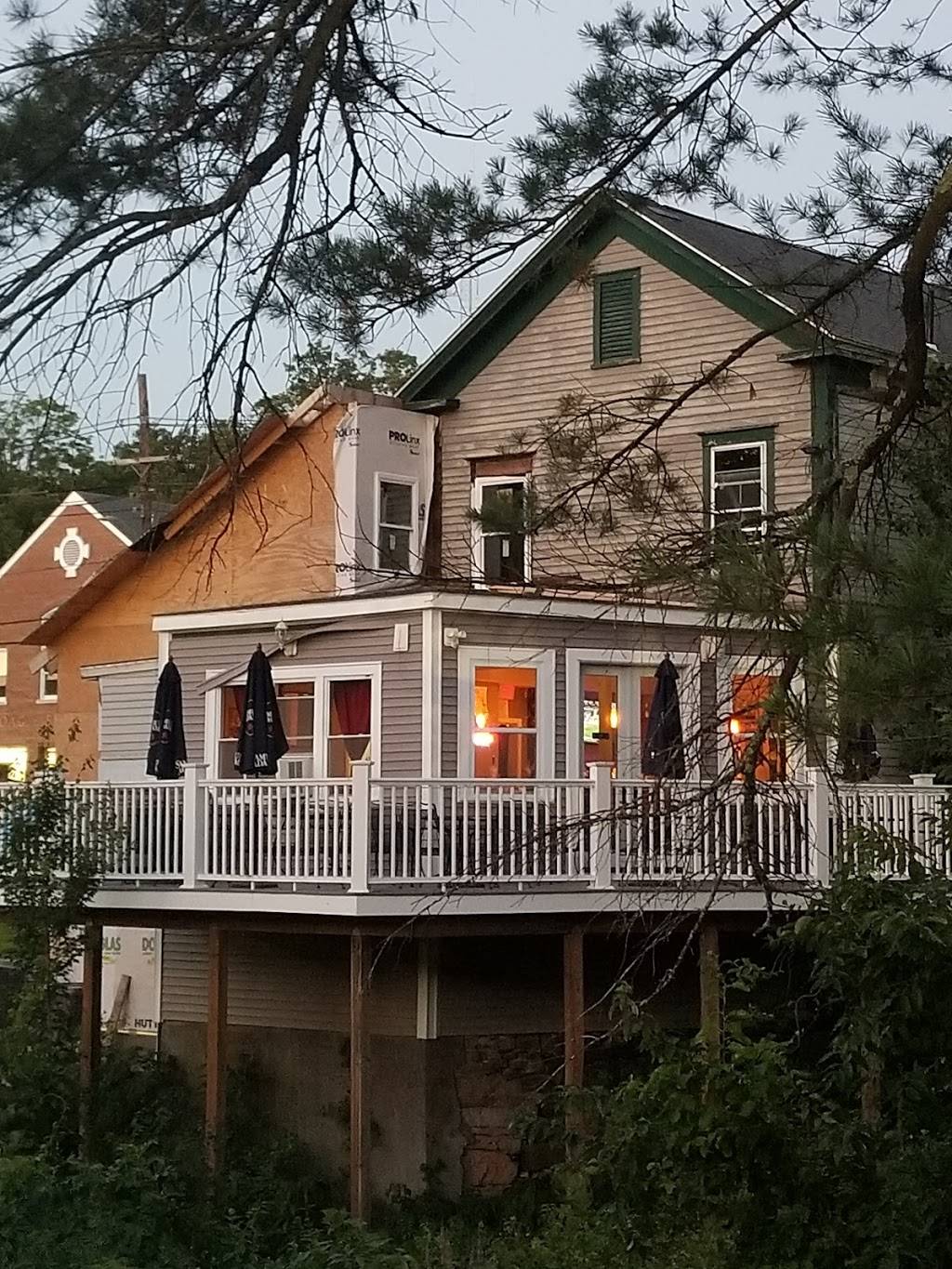 Thai Royal Restaurant & Bar | restaurant | 98 Pascoag Main St, Pascoag, RI 02859, USA | 4015677600 OR +1 401-567-7600