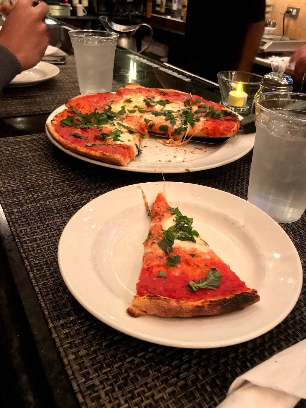 Mama Milano Pizza Bar | restaurant | 1421 N Wells St, Chicago, IL 60610, USA | 3127873710 OR +1 312-787-3710