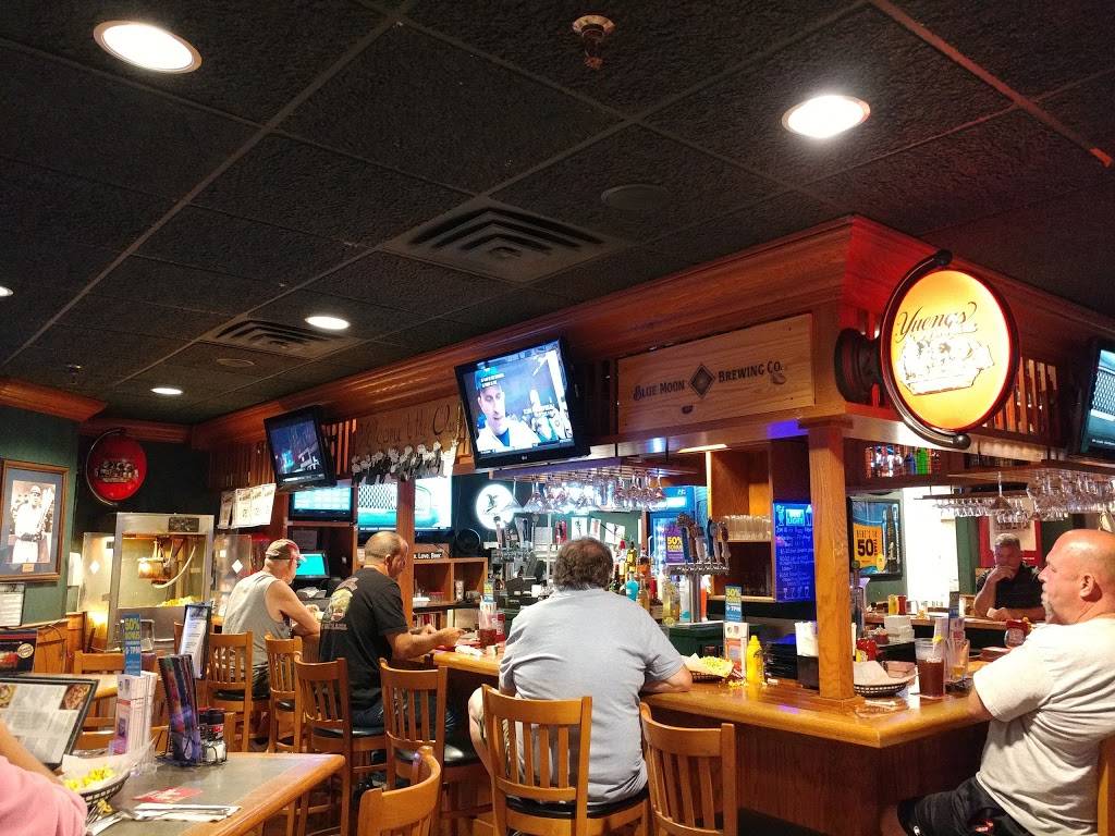 Ground Round | restaurant | 32 Smithfield Blvd, Plattsburgh, NY 12901, USA | 5185612897 OR +1 518-561-2897