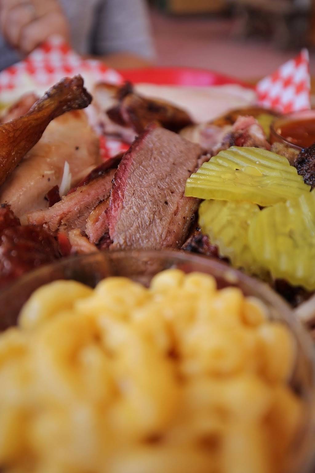 Davilas BBQ | restaurant | 418 W Kingsbury St, Seguin, TX 78155, USA | 8303795566 OR +1 830-379-5566