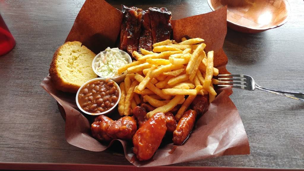 Memphis BBQ & Wicked Wings | restaurant | 327 Bronte St S, Milton, ON L9T 4A4, Canada | 9058647979 OR +1 905-864-7979
