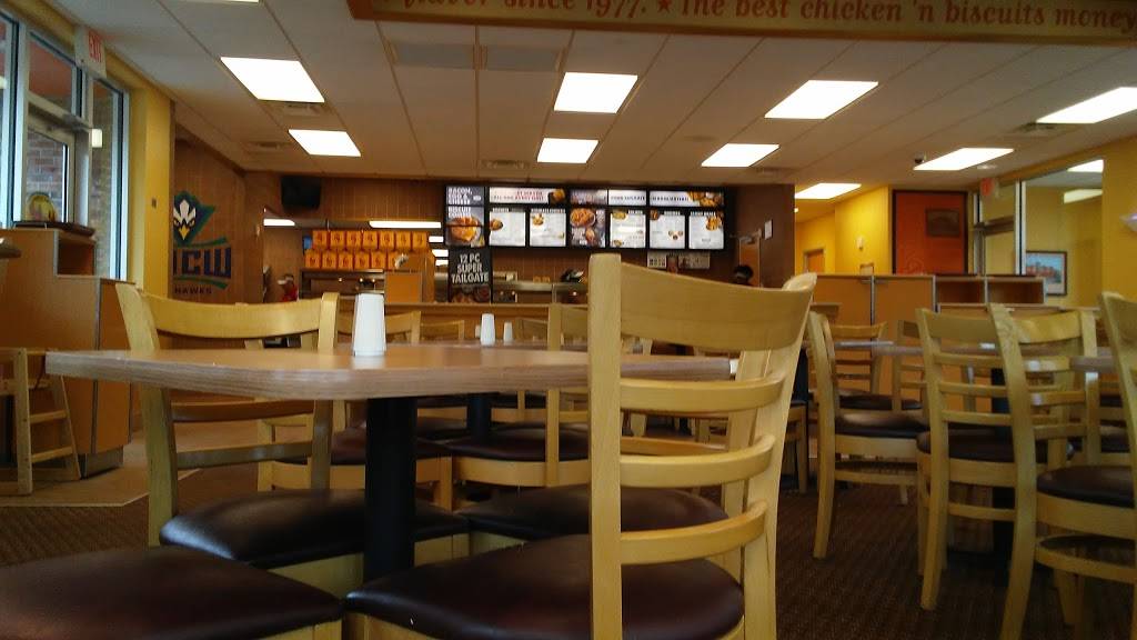 Bojangles Famous Chicken n Biscuits | restaurant | 520 S College Rd, Wilmington, NC 28403, USA | 9103950262 OR +1 910-395-0262