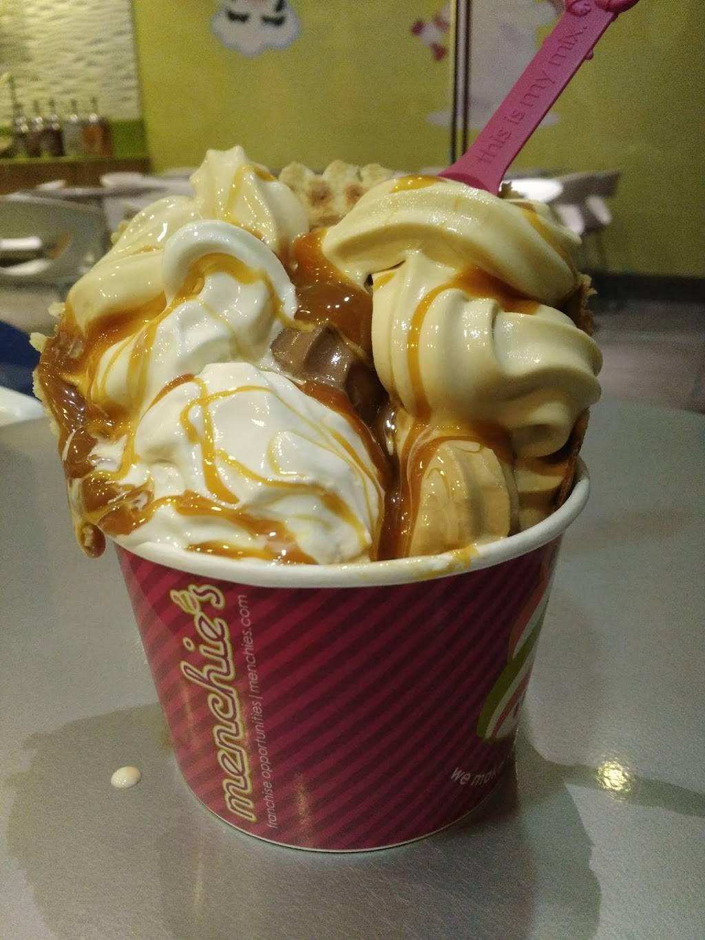 Menchies Frozen Yogurt | bakery | 4825 EP True Pkwy, West Des Moines, IA 50265, USA | 5152237800 OR +1 515-223-7800