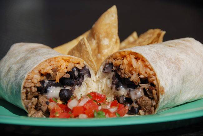 LuLus Town & Country Village | meal takeaway | 855 El Camino Real, Palo Alto, CA 94301, USA | 6503278226 OR +1 650-327-8226