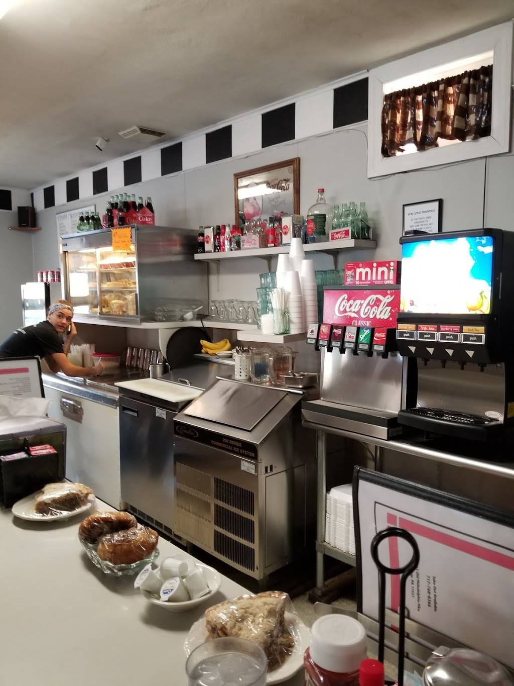 White Horse Luncheonette | restaurant | 5562 Old Philadelphia Pike, Gap, PA 17527, USA | 7177688566 OR +1 717-768-8566