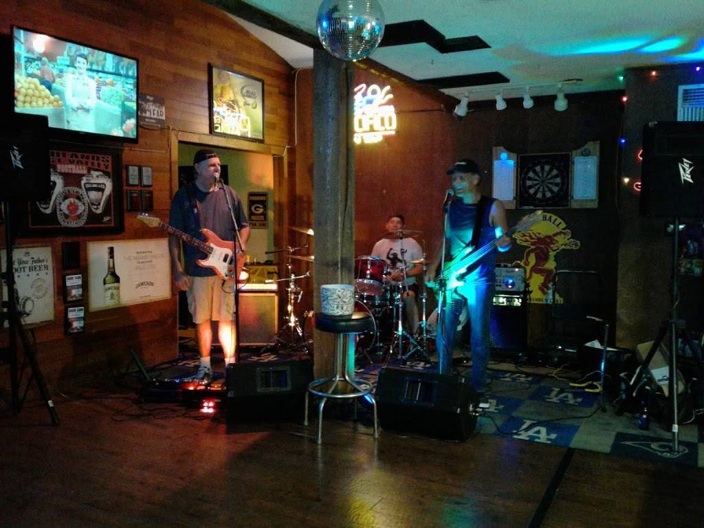 Barnacles Sports Bar | restaurant | 1936 Mentone Blvd, Mentone, CA 92359, USA | 9097945851 OR +1 909-794-5851