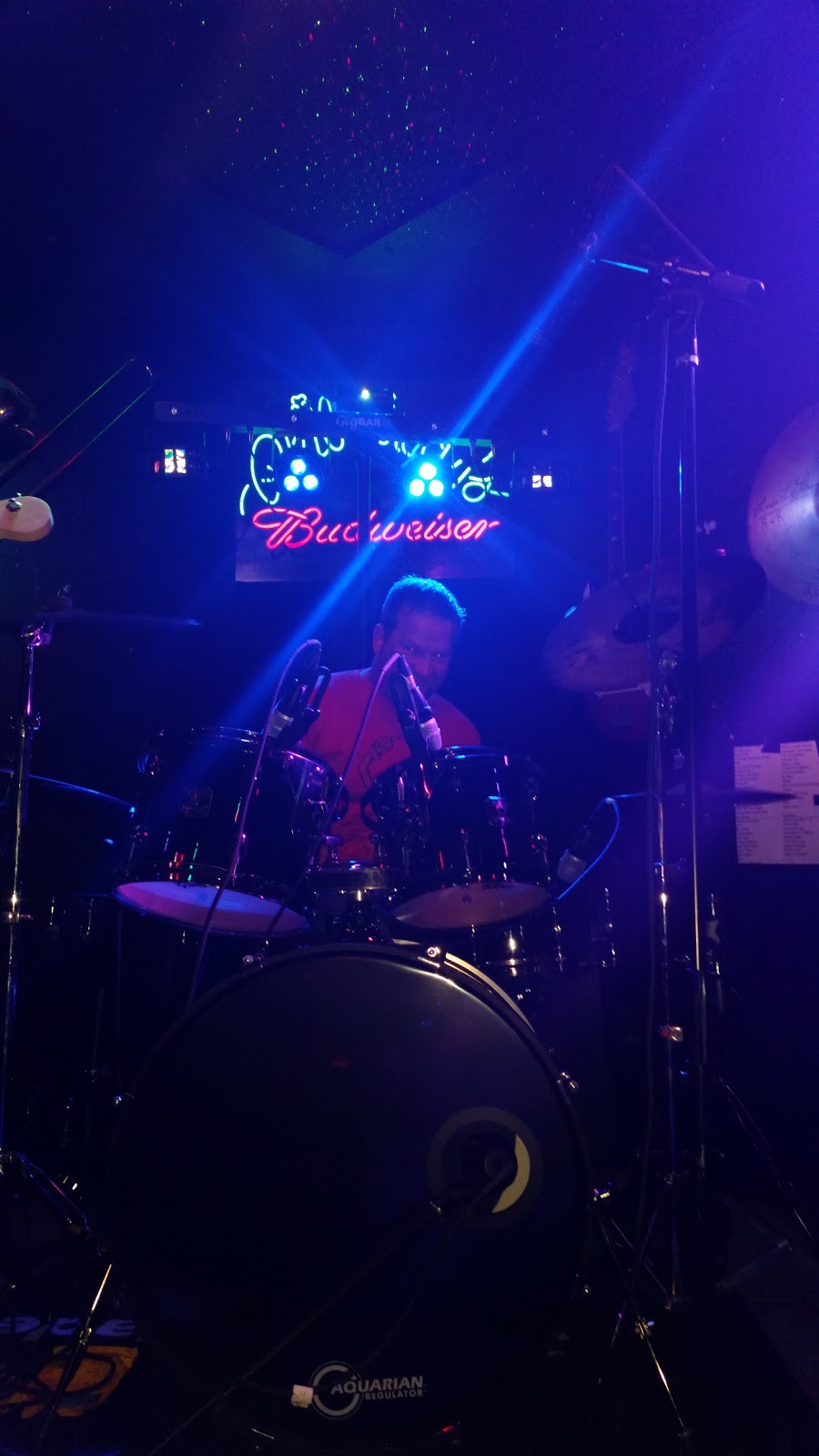 Phil Bradys Bar & Grill | night club | 4848 Government St, Baton Rouge, LA 70806, USA | 2259273786 OR +1 225-927-3786