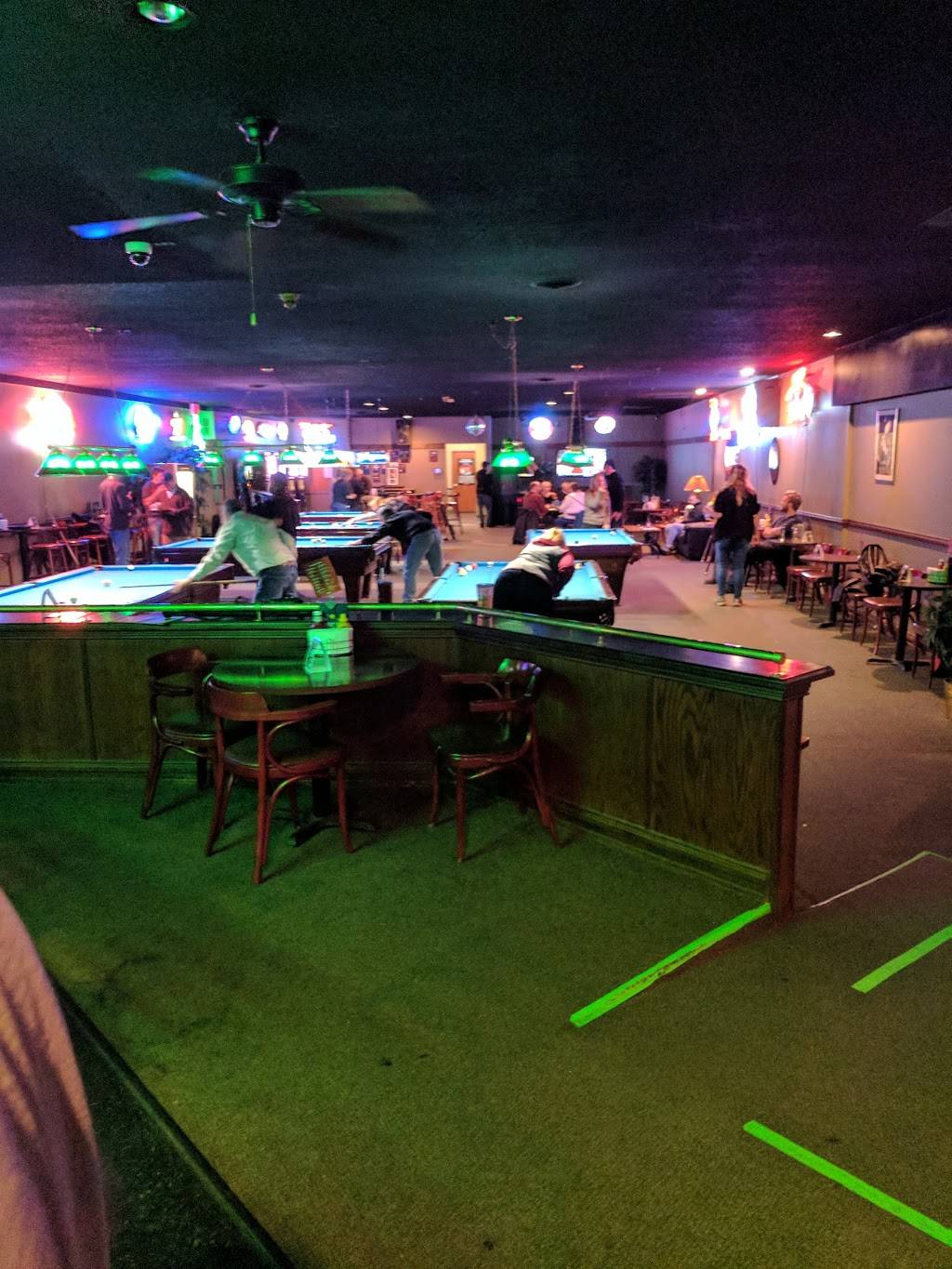 Starship Billiards Parlor | restaurant | 2301 Adlai Stevenson Dr, Springfield, IL 62703, USA | 2175858888 OR +1 217-585-8888
