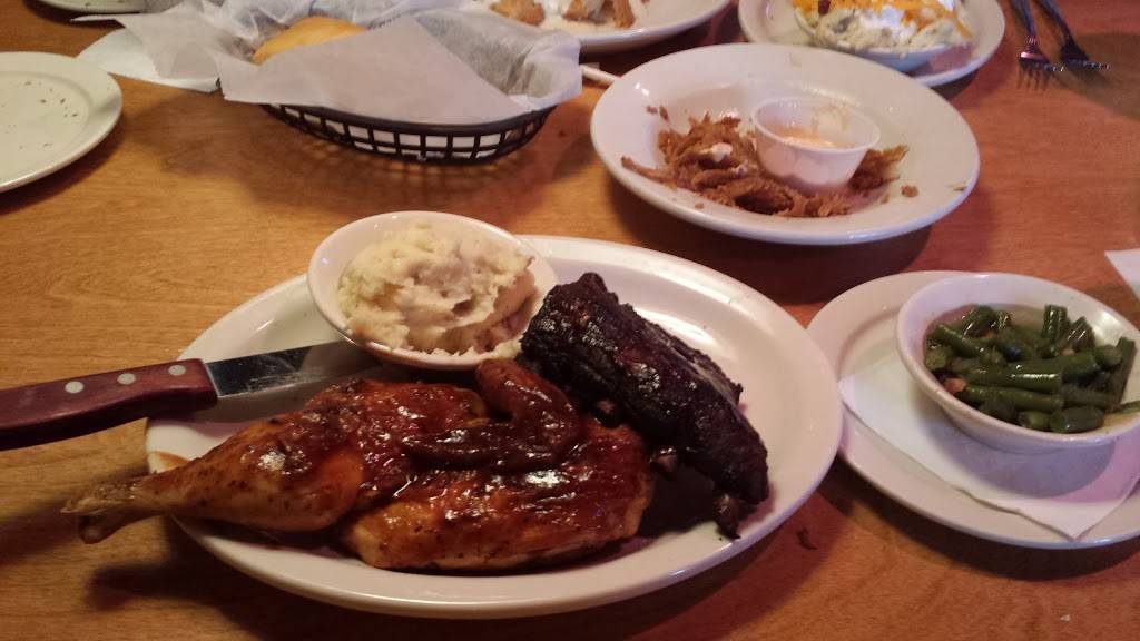 Texas Roadhouse | restaurant | 26 Whitten Rd, Augusta, ME 04330, USA | 2076218383 OR +1 207-621-8383