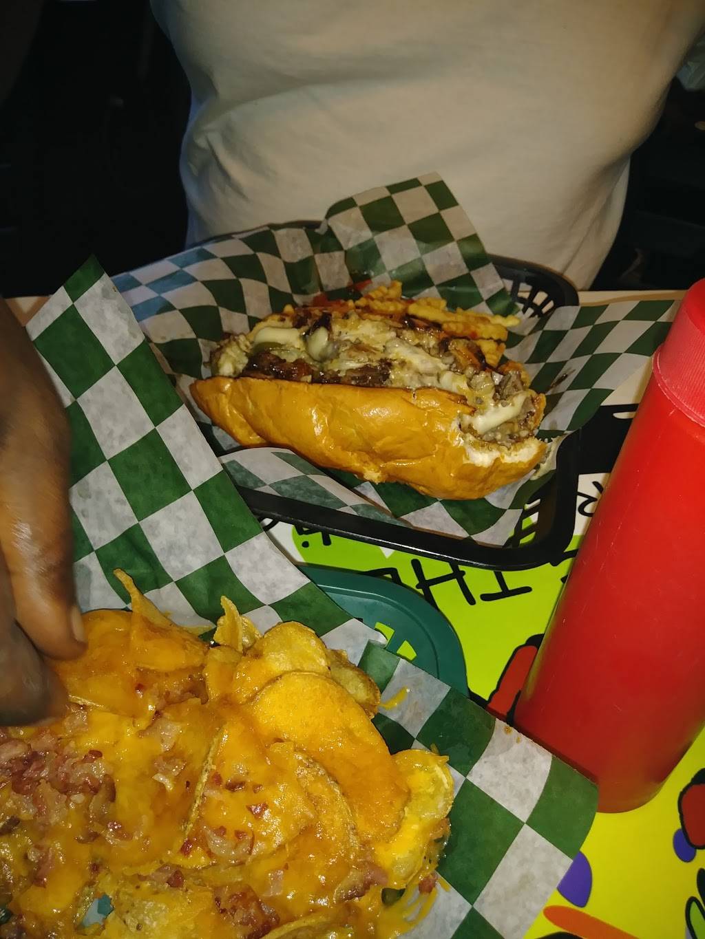 Luckys | restaurant | 1140 Bagnell Dam Blvd, Lake Ozark, MO 65049, USA | 5739646550 OR +1 573-964-6550