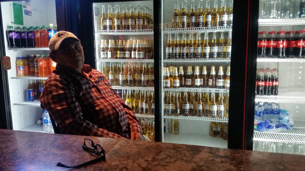 Puerto El Triunfo Restaurant | restaurant | 1714 E Northern St, Wichita, KS 67216, USA | 3162729550 OR +1 316-272-9550