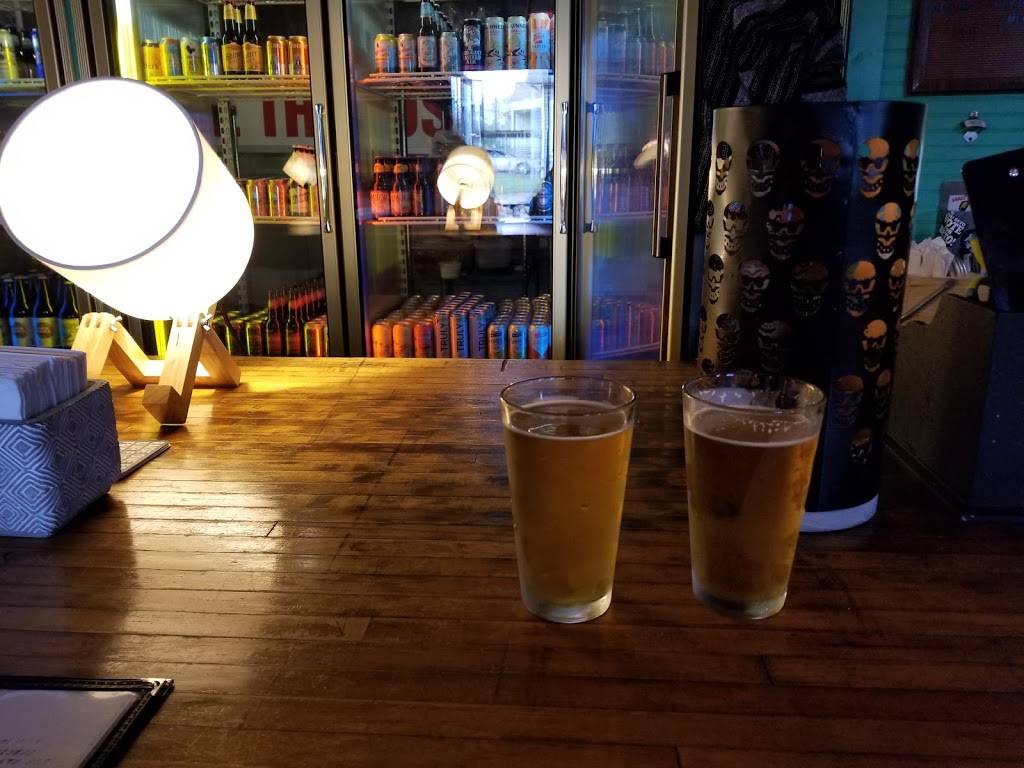 The Dakota East Side Ice House | restaurant | 433 S Hackberry, San Antonio, TX 78203, USA | 2103756009 OR +1 210-375-6009