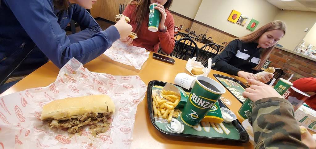 Runza Restaurant | restaurant | 2952 Farnam St, Omaha, NE 68131, USA | 4023468551 OR +1 402-346-8551