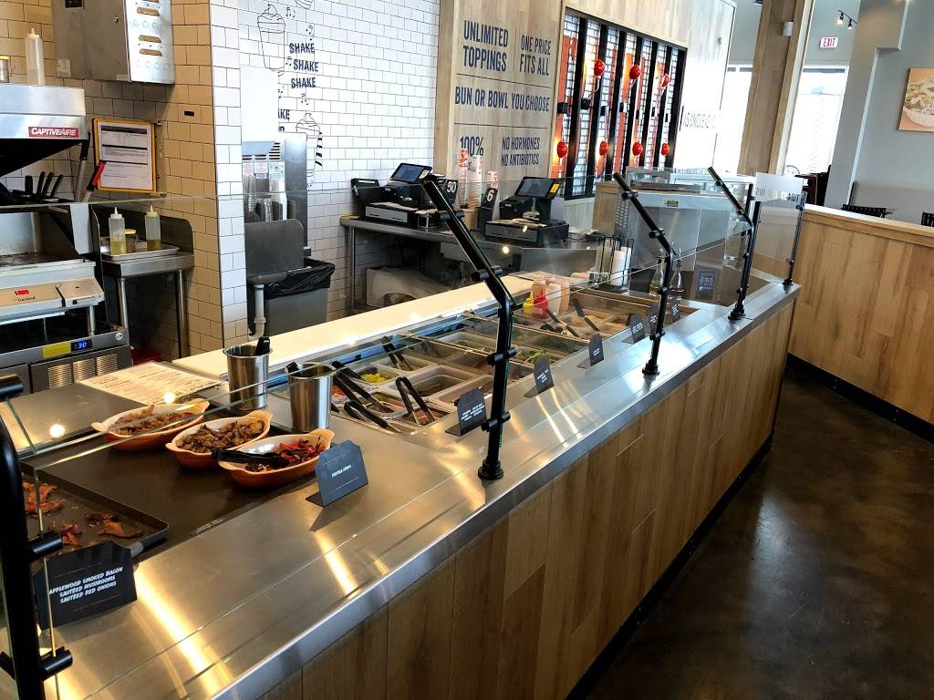 Built Custom Burgers - Daytona | restaurant | 260 Daytona Blvd D-440, Daytona Beach, FL 32114, USA | 3866754995 OR +1 386-675-4995