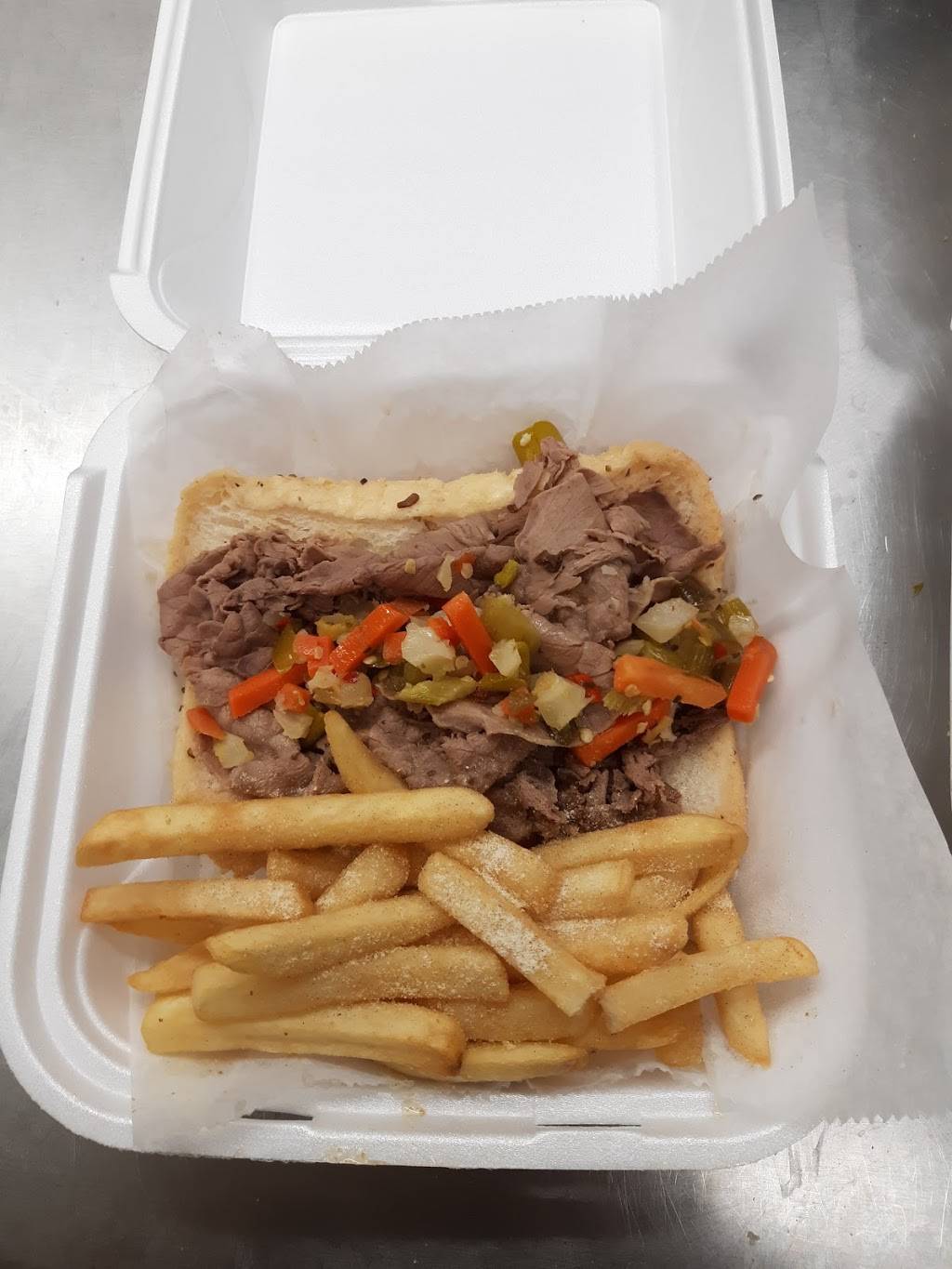 Wings Fly | restaurant | 1945 E 79th St, Chicago, IL 60649, USA | 7733594244 OR +1 773-359-4244