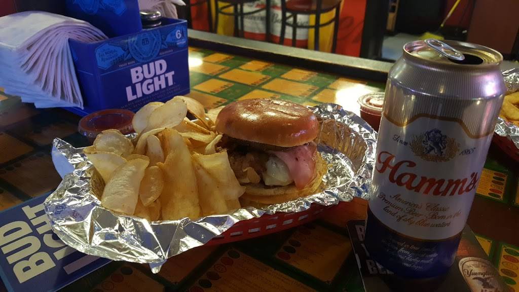 Crosleys Bar and Grill | restaurant | 4901 Vine St # 3, Cincinnati, OH 45217, USA | 5132423311 OR +1 513-242-3311