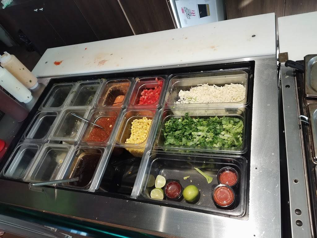 Mummas Burritos | restaurant | 373 Steeles Ave W #1, Brampton, ON L6Y 0P8, Canada | 9054547426 OR +1 905-454-7426