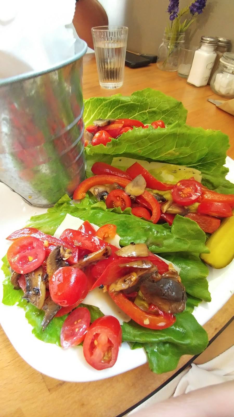 Café Whim | restaurant | 7 Russell St W, Smiths Falls, ON K7A 1N8, Canada | 6132833008 OR +1 613-283-3008