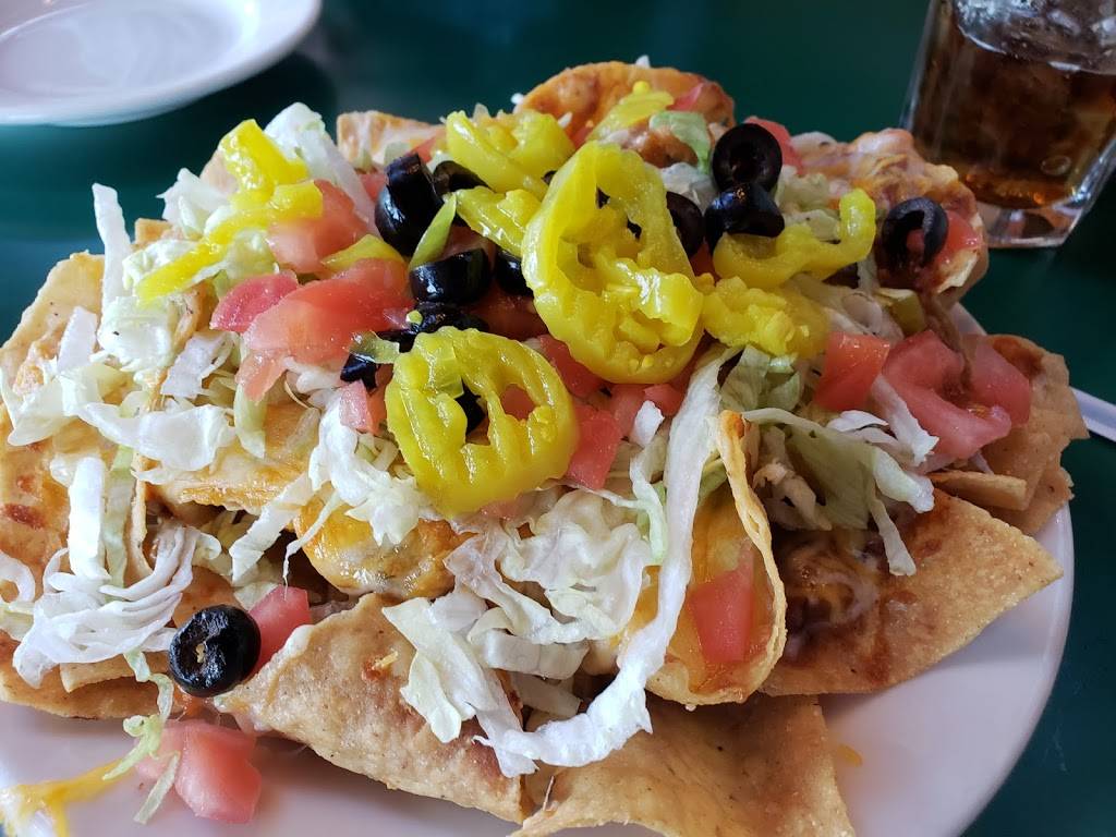 Chelos Hometown Bar & Grille | restaurant | 2225 Post Rd, Warwick, RI 02886, USA | 4017377299 OR +1 401-737-7299