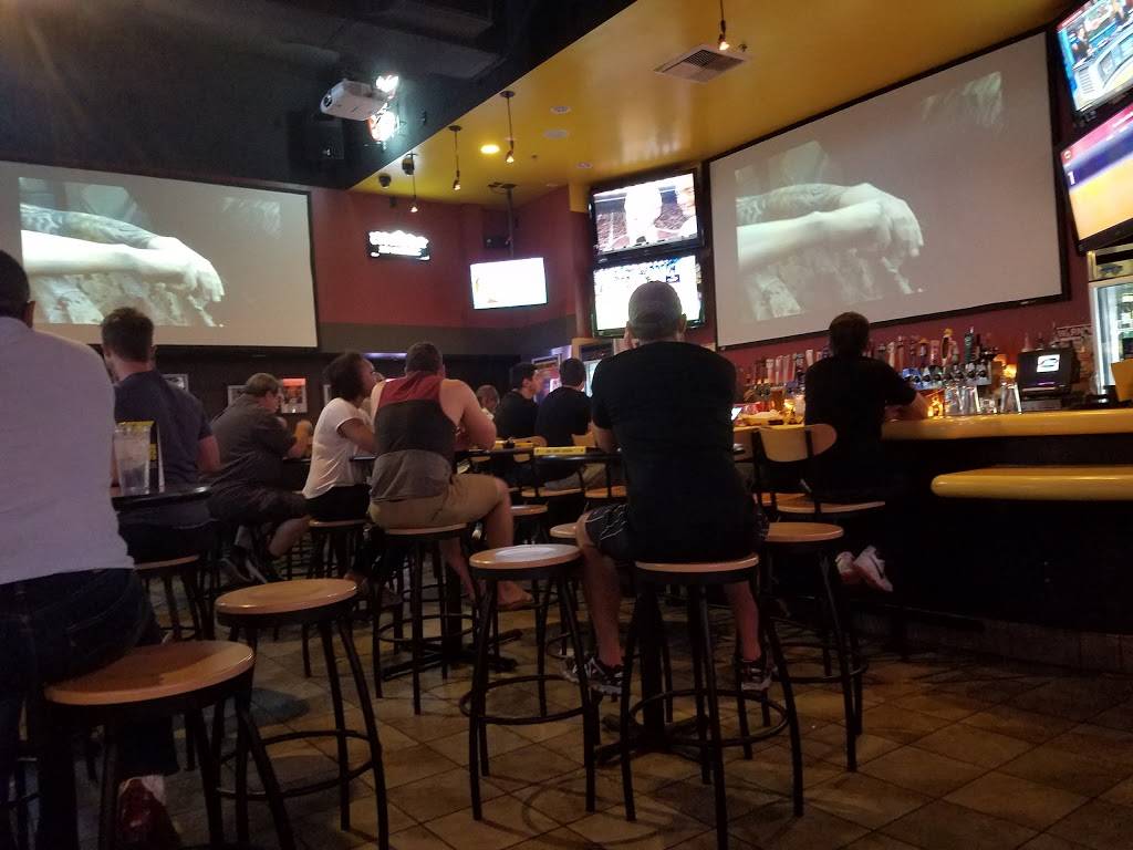 Buffalo Wild Wings | restaurant | 72-920 CA-111, Palm Desert, CA 92260, USA | 7607799464 OR +1 760-779-9464