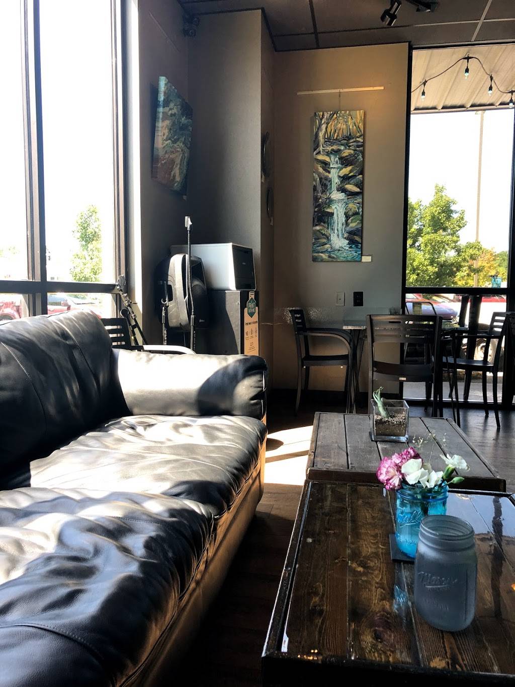 Six Twelve Coffeehouse & Bar | cafe | 3980 W Wedington Dr, Fayetteville, AR 72704, USA | 4798566382 OR +1 479-856-6382