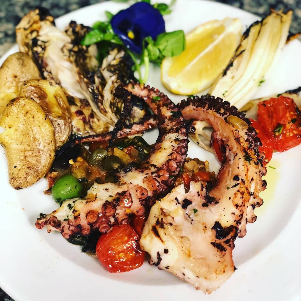 Angelos Ristorante | restaurant | 237 Main St, Stoneham, MA 02180, USA | 7814388598 OR +1 781-438-8598