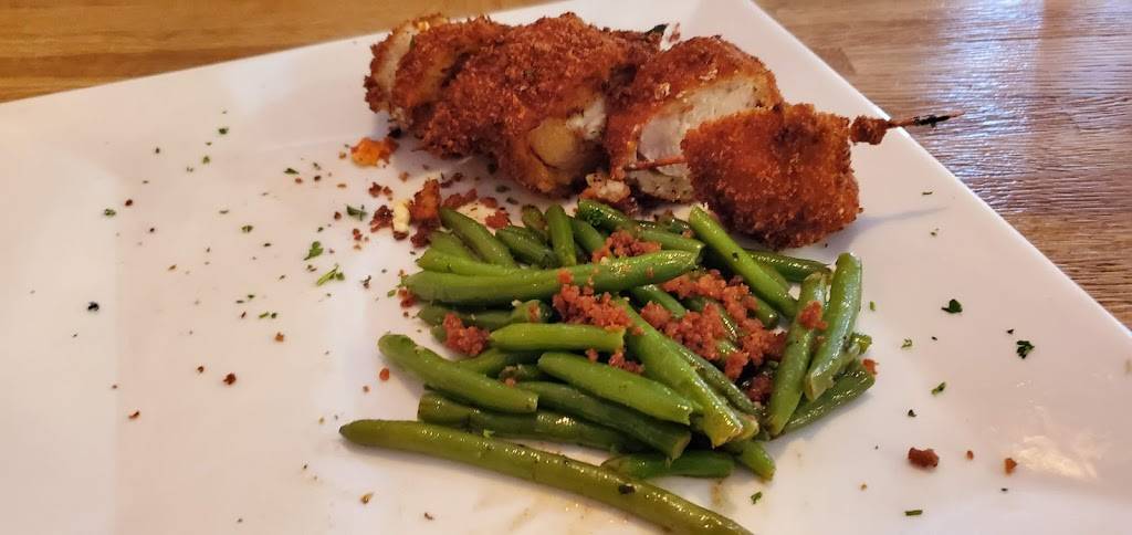 Boardroom Bar & Grill | restaurant | 1205 Lake Dr SE, Bessemer, AL 35022, USA | 2054246611 OR +1 205-424-6611