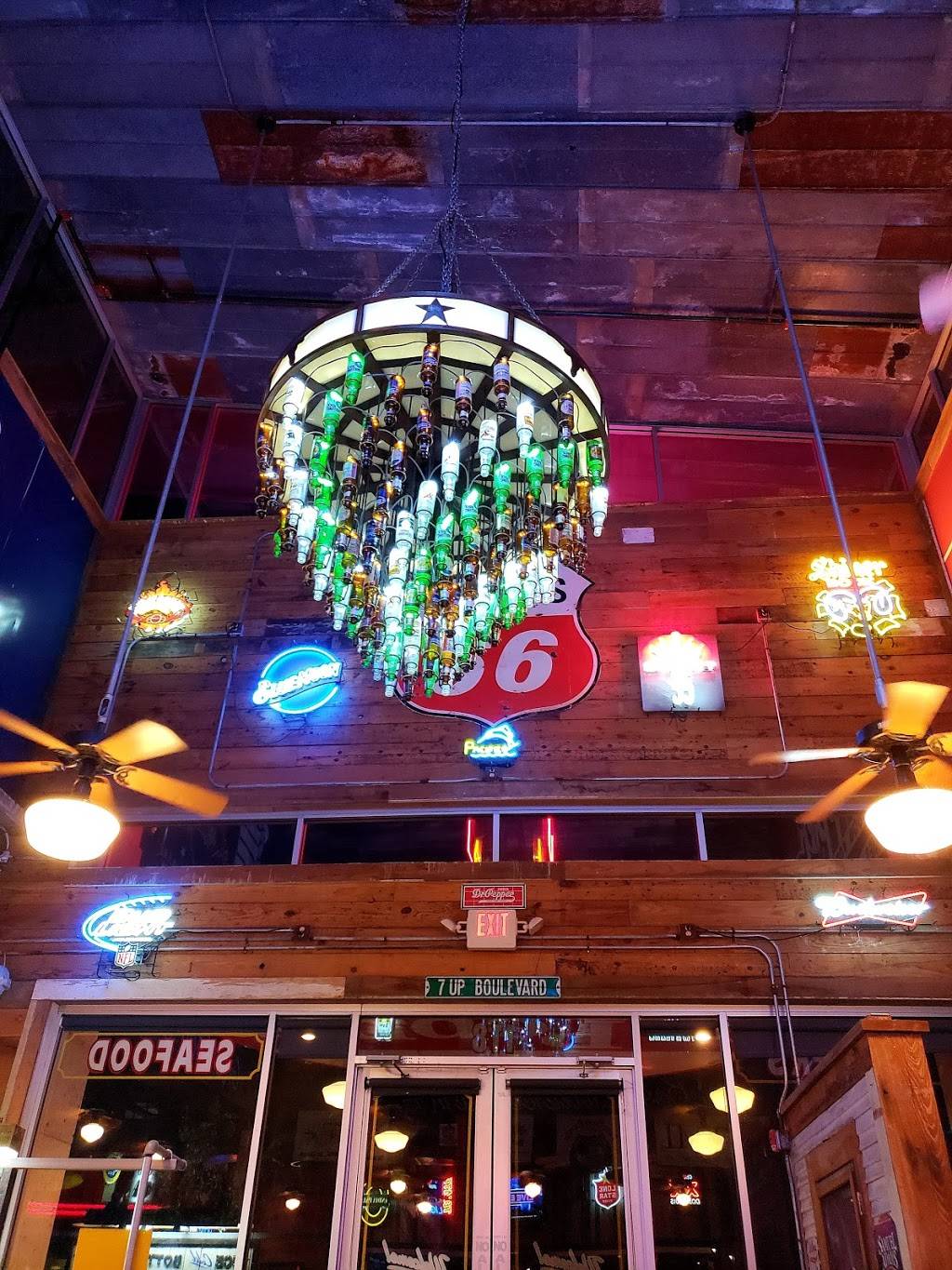 Willies Icehouse and Grill | restaurant | I-10, San Antonio, TX 78257, USA | 2106985377 OR +1 210-698-5377