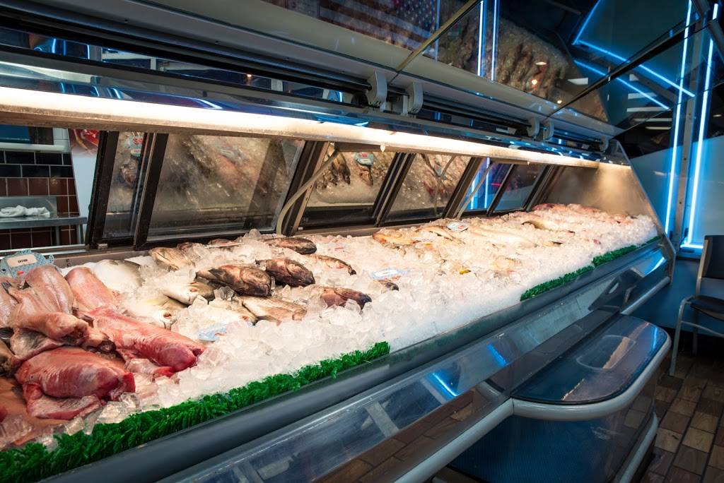 LightHouse Fish & Chicken | restaurant | 15391 Schaefer Hwy, Detroit, MI 48227, USA | 3136464149 OR +1 313-646-4149