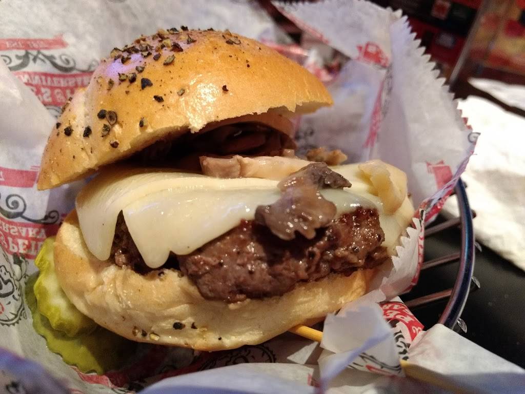 Chickies & Petes | restaurant | 1526 Packer Ave, Philadelphia, PA 19145, USA | 2152180500 OR +1 215-218-0500