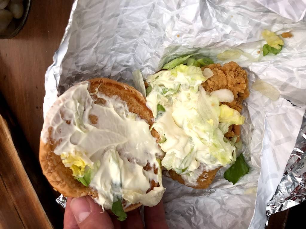 Taco Bell | meal takeaway | 16599 Yonge St, Newmarket, ON L3X 2G8, Canada | 9058980673 OR +1 905-898-0673