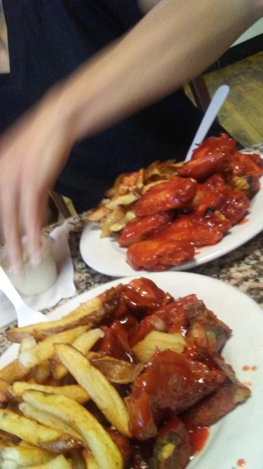 Damenzos Pizza | restaurant | 2324 W Taylor St, Chicago, IL 60612, USA | 3124211142 OR +1 312-421-1142