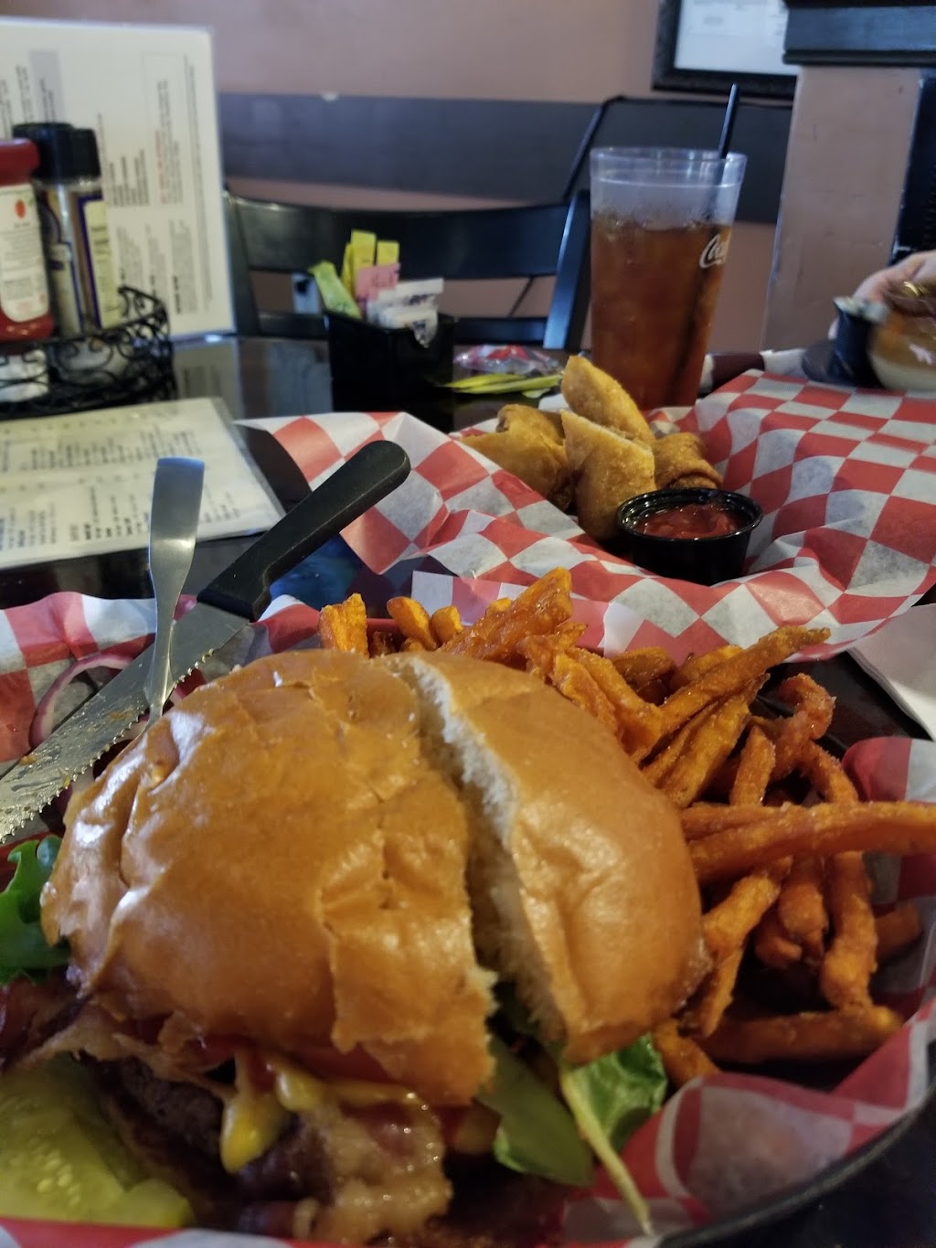 Octoraro Tavern | restaurant | 2 S 3rd St, Oxford, PA 19363, USA | 6104671939 OR +1 610-467-1939