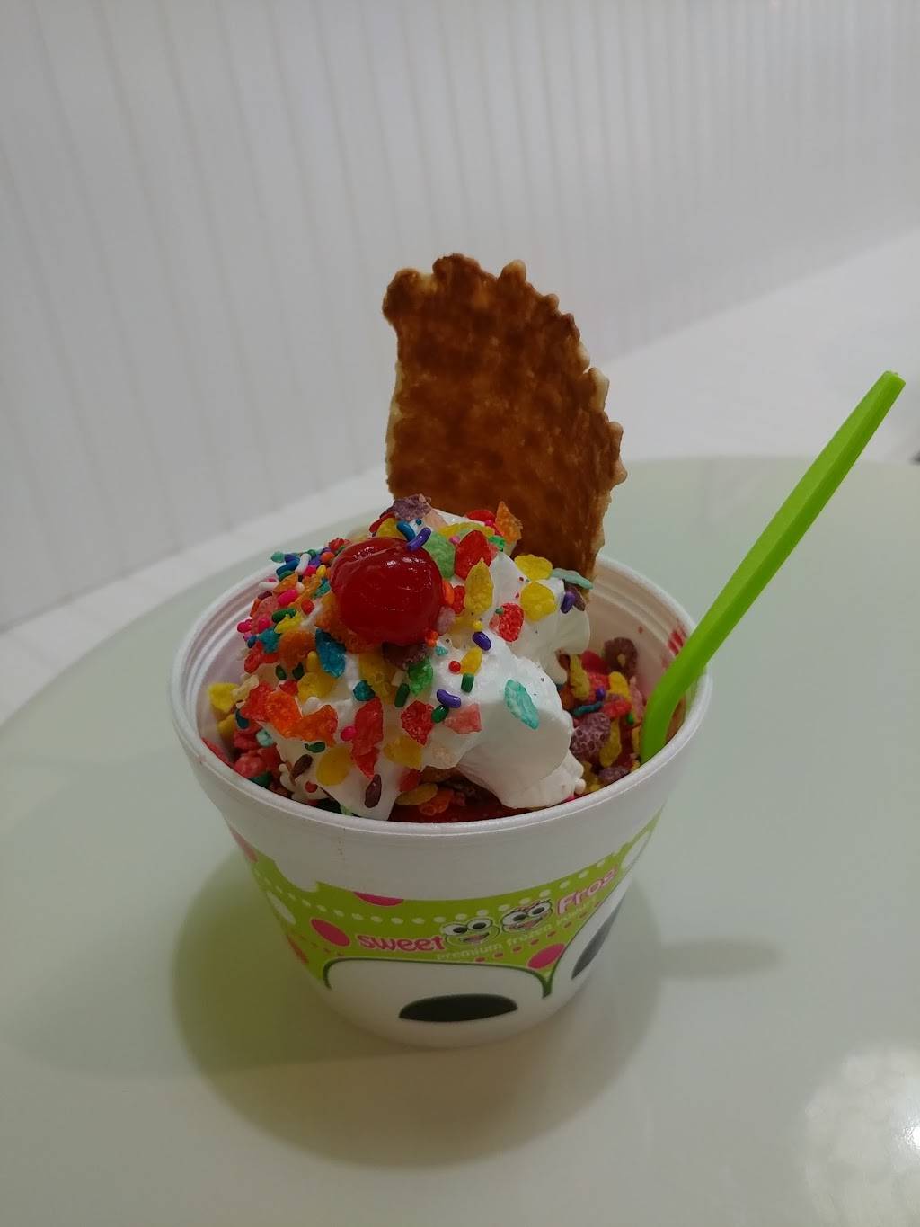 Sweet Frog Knoxville, Premium Frozen Yogurt | restaurant | 10901 Parkside Dr # 102, Knoxville, TN 37934, USA | 8652884242 OR +1 865-288-4242