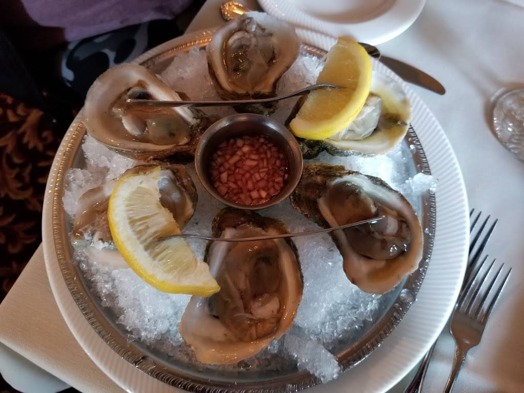 Michaels Supper Club | restaurant | 2901 Rib Mountain Dr, Wausau, WI 54401, USA | 7158429856 OR +1 715-842-9856