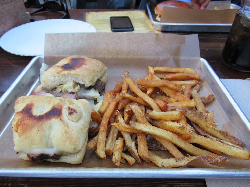 Old Crow Smokehouse | restaurant | 3506 N Clark St, Chicago, IL 60657, USA | 7735374452 OR +1 773-537-4452