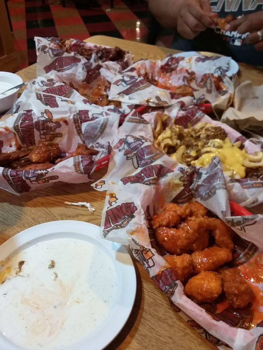 Brewingz | restaurant | 6006 Gulf Fwy, Houston, TX 77023, USA | 7139219464 OR +1 713-921-9464