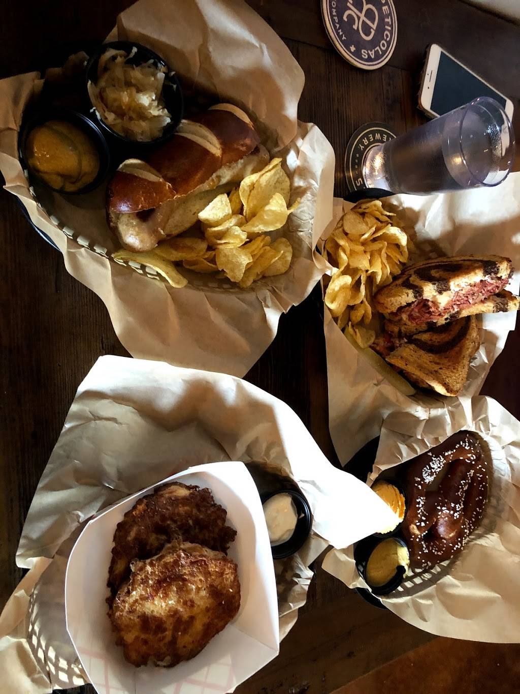 District 9 Draught Haus | restaurant | 718 N Buckner Blvd Suite 215, Dallas, TX 75218, USA | 4697099993 OR +1 469-709-9993