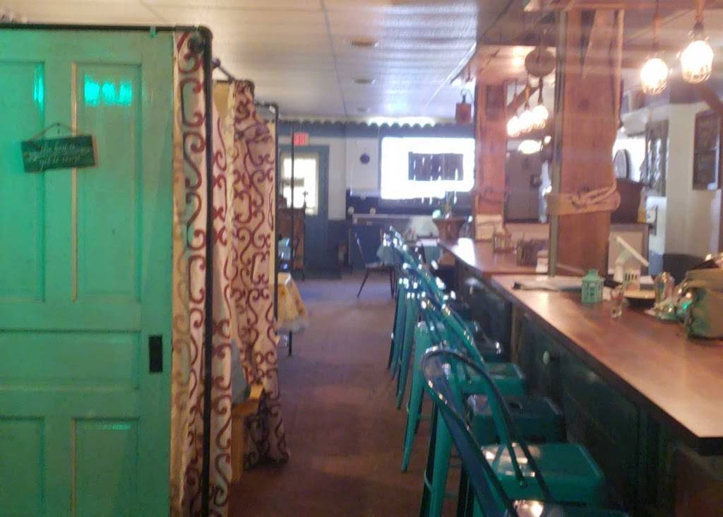 Broken Roads Restaurant | restaurant | 445 E Main St, Reynoldsville, PA 15851, USA | 8146122354 OR +1 814-612-2354