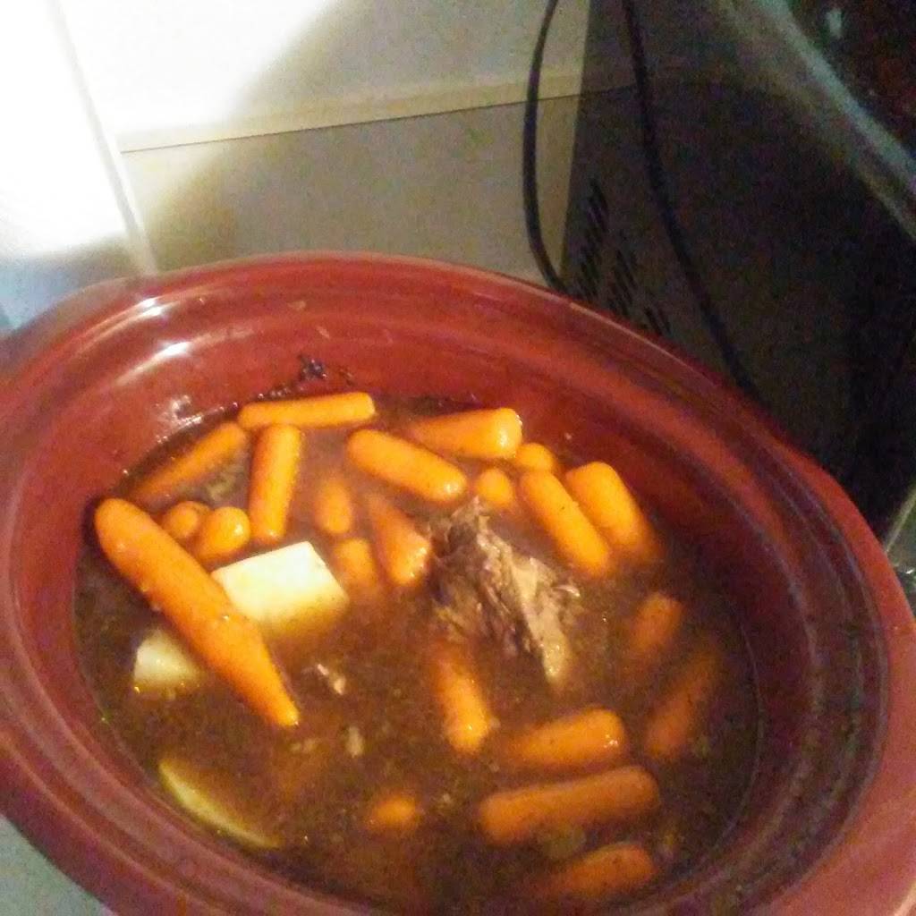 Soul Food East Side | restaurant | 15500 E Warren Ave, Detroit, MI 48224, USA | 3138285223 OR +1 313-828-5223