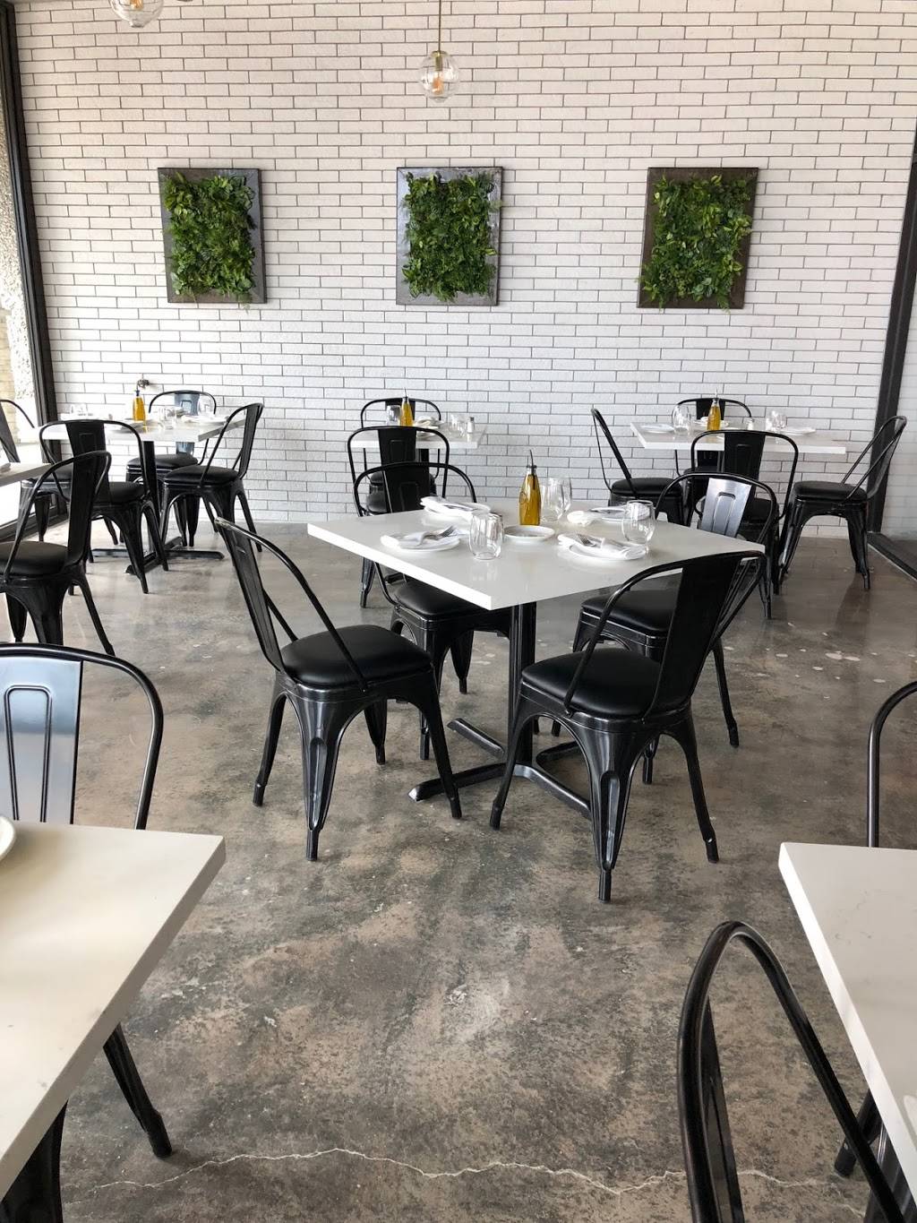 Eatalia | restaurant | 1936 Fountain View Dr, Houston, TX 77057, USA | 8326494357 OR +1 832-649-4357